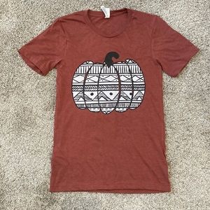 Pumpkin tshirt. Bella XS